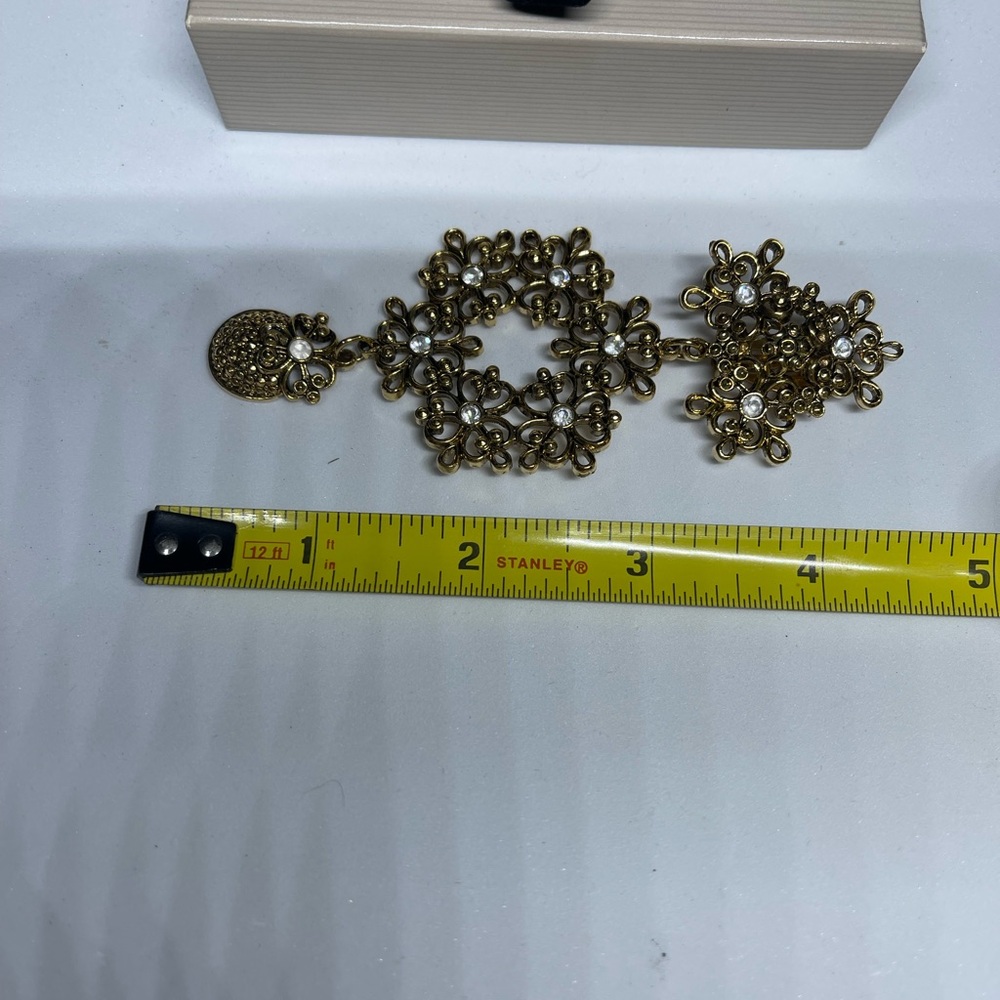 Jose Barrera clip earrings for Avon Gold/Rhinestone stunning - Picture 5 of 5